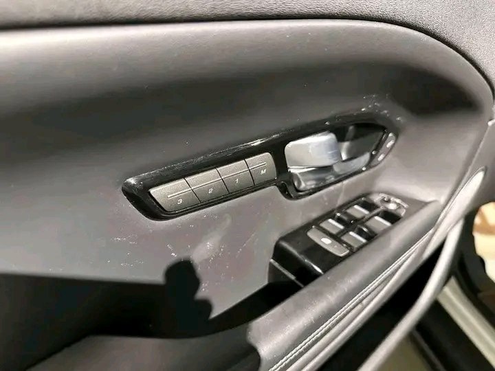 Range Rover Evoque – Image 8