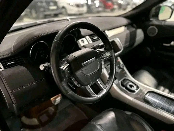 Range Rover Evoque – Image 14