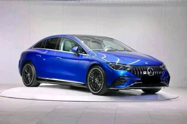 Mercedes-Benz EQE 43