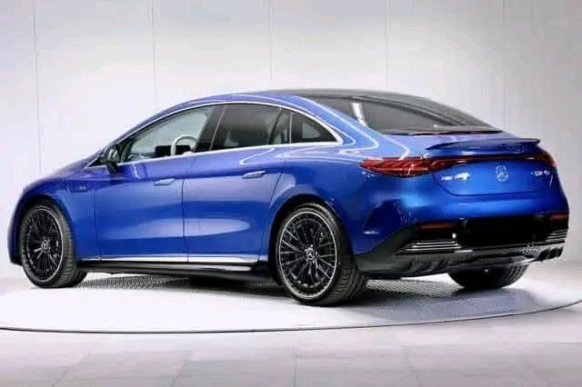 Mercedes-Benz EQE 43 – Image 23