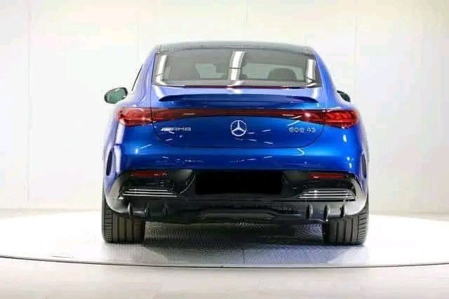 Mercedes-Benz EQE 43 – Image 15