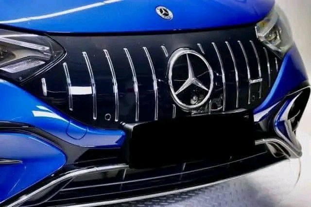 Mercedes-Benz EQE 43 – Image 17