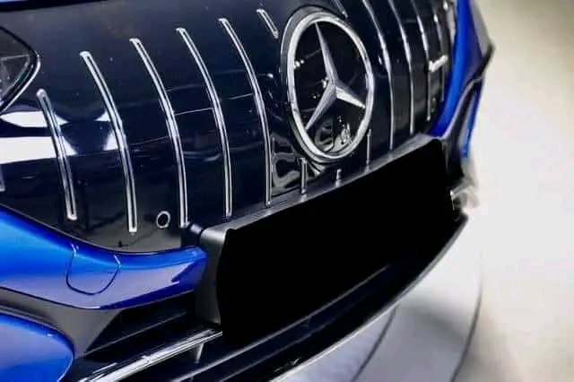 Mercedes-Benz EQE 43 – Image 27