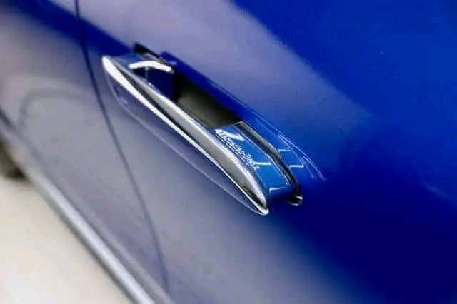 Mercedes-Benz EQE 43 – Image 14