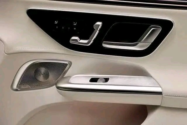 Mercedes-Benz EQE 43 – Image 4