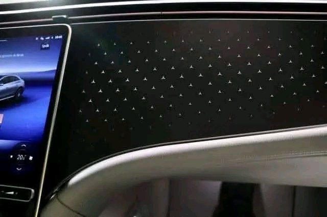 Mercedes-Benz EQE 43 – Image 10