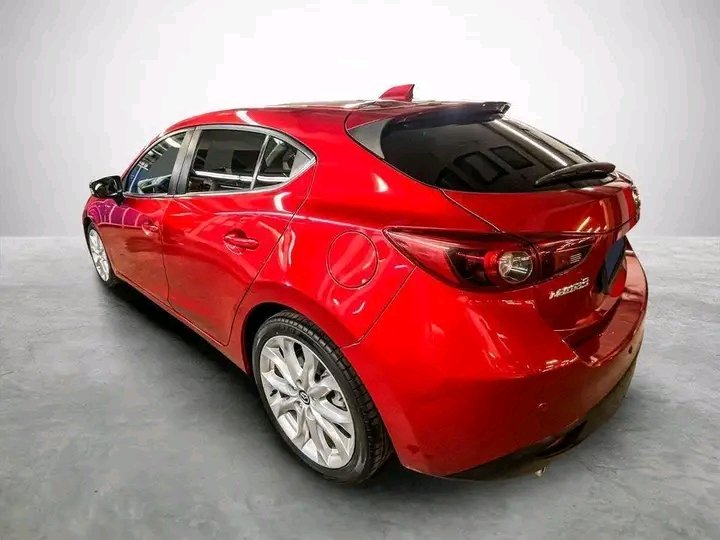 Mazda 3 – Image 10