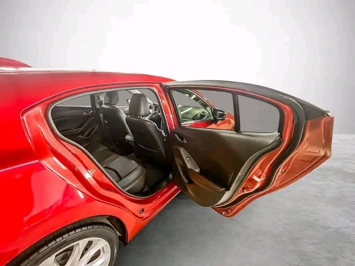 Mazda 3 – Image 12