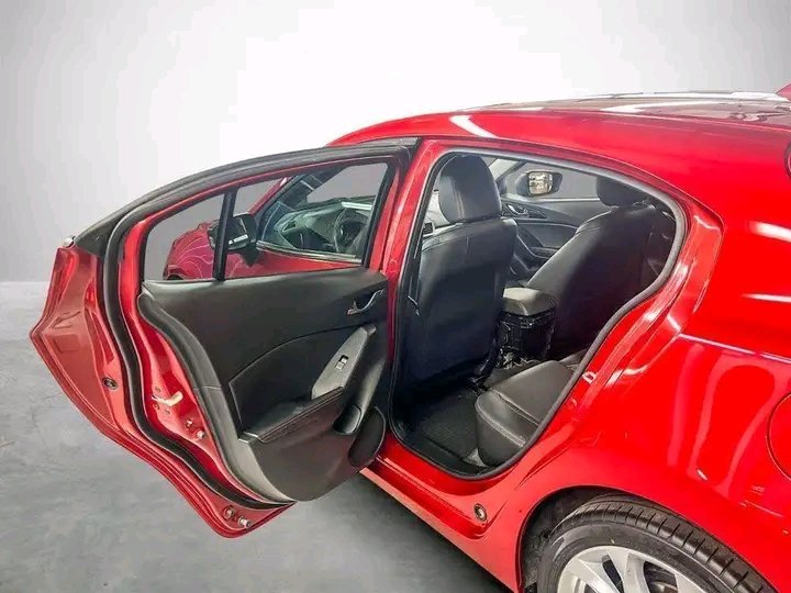 Mazda 3 – Image 16