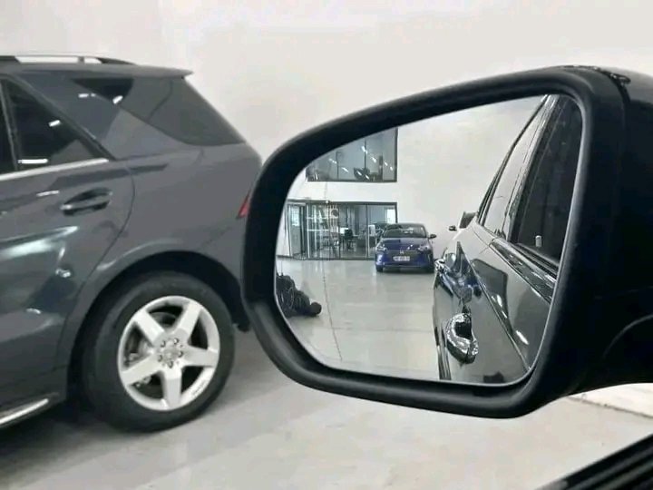 MERCEDES GLE 350DE HYBRID – Image 9