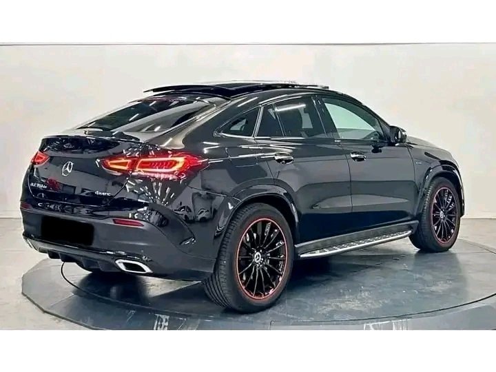 MERCEDES GLE 350DE HYBRID – Image 17