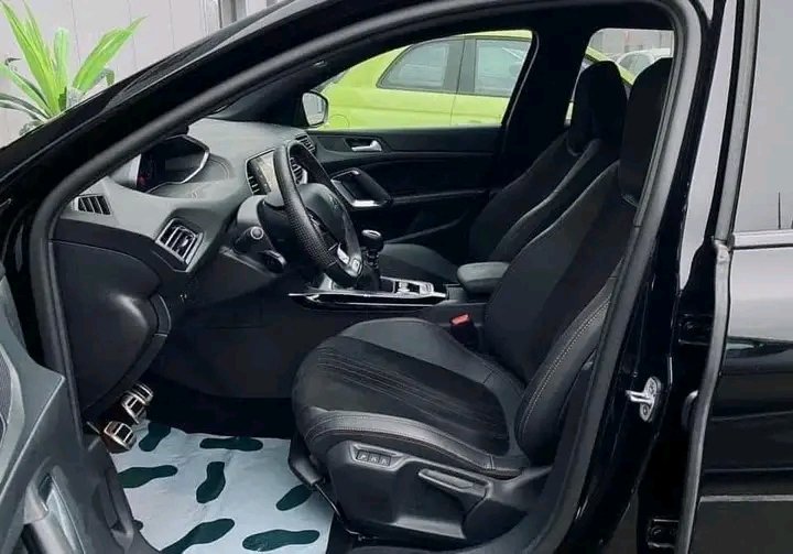 PEUGEOT 308 - GT-LINE – Image 9