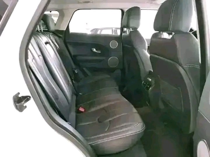 Range Rover Evoque – Image 13