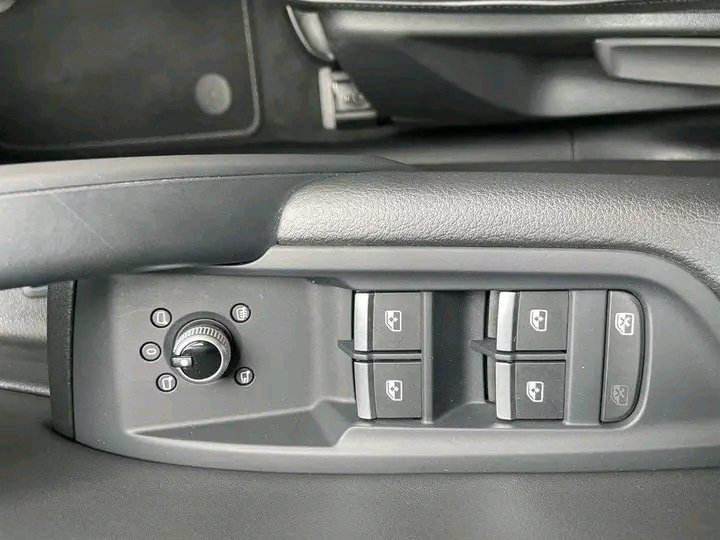 Audi Q5 Sportback – Image 2