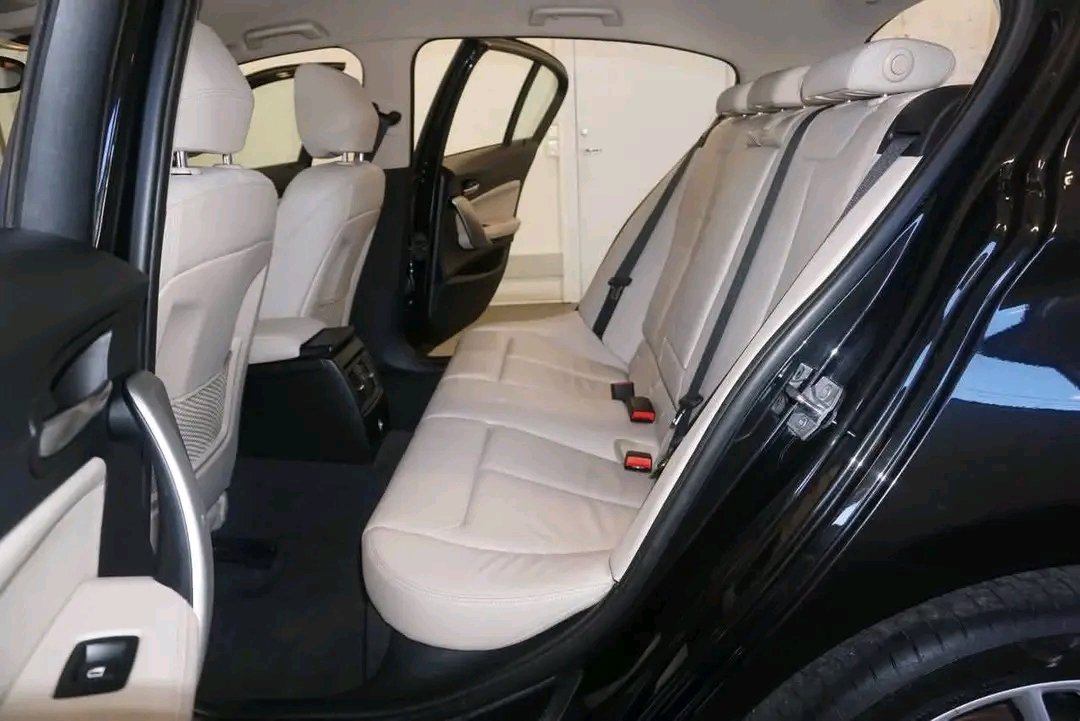 BMW 1 Series 2.0 β Image 11