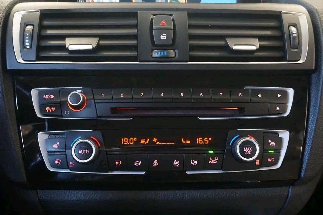 BMW 1 Series 2.0 β Image 24